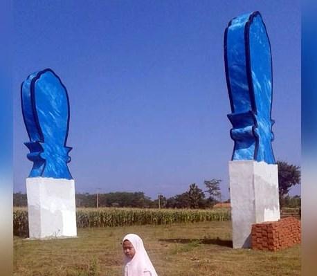 Bangun Nisan Raksasa, Mantan Napi Ini Resahkan Warga
