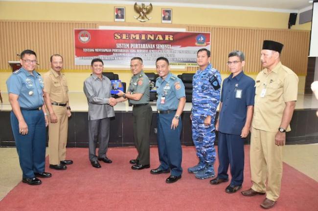 Dalmasri Syam Ajak Semua Elemen Ikut Pertahankan Negara