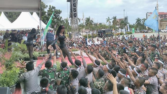 Parade Nusantara Meriah, Boomerang: Batam Keren, Asyik, dan Damai