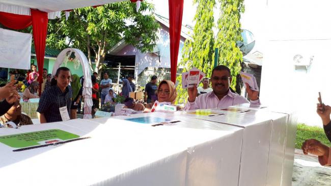 Bupati Rafiq Mengaku Kesulitan di Bilik Suara