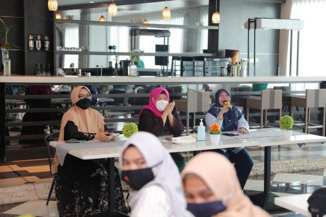 Ketika Marlin Ngobrol Seru dengan Jurnalis Perempuan