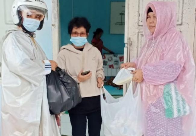 PKS Salurkan Bantuan untuk Warga Korban Banjir Bintan