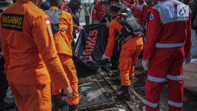 4 Cerita Pilu Usai Keluarga Terima Jasad Korban Lion Air Jatuh