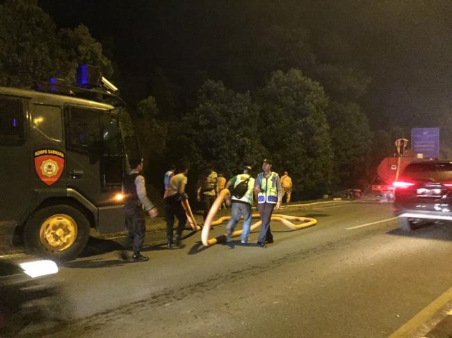 Puluhan Polisi dan Damkar Kerahkan Petugas Atasi Kebakaran di Wilayah Hutan Hang Nadim