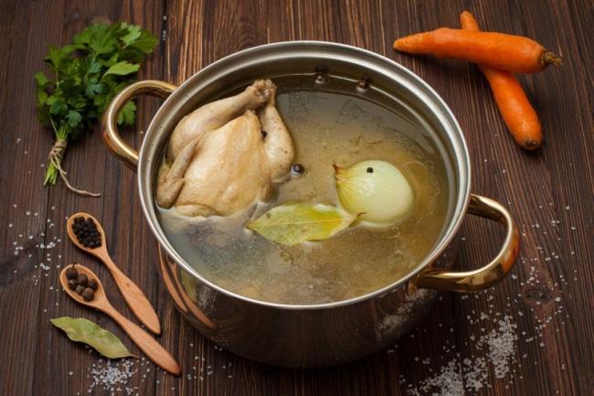 Tips dan Resep Membuat Kaldu Ayam Sedap Tanpa Penyedap Rasa