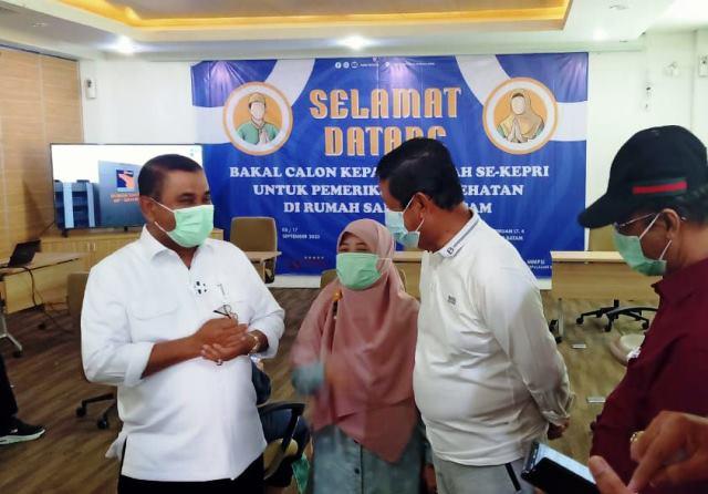 Paslon Bupati-Wabup Karimun Cek Kesehatan di RSBP Batam