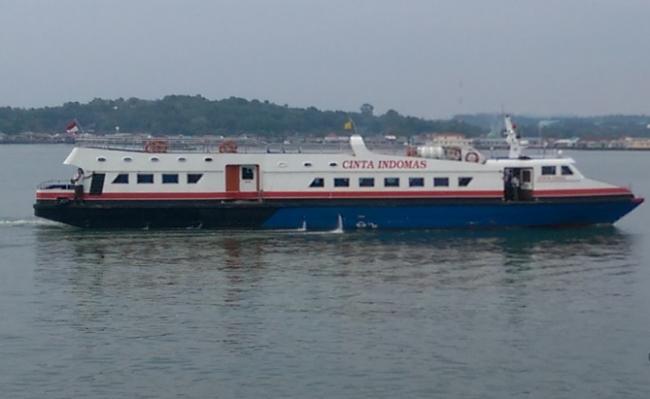 Kapal Feri MV Cinta Indomas Tujuan Malaysia Balik Kanan Diterjang Ombak Besar