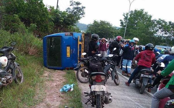 Kecelakaan di Bukit Daeng Tewaskan Seorang Wanita, Mukakuning Macet Total 1 Jam