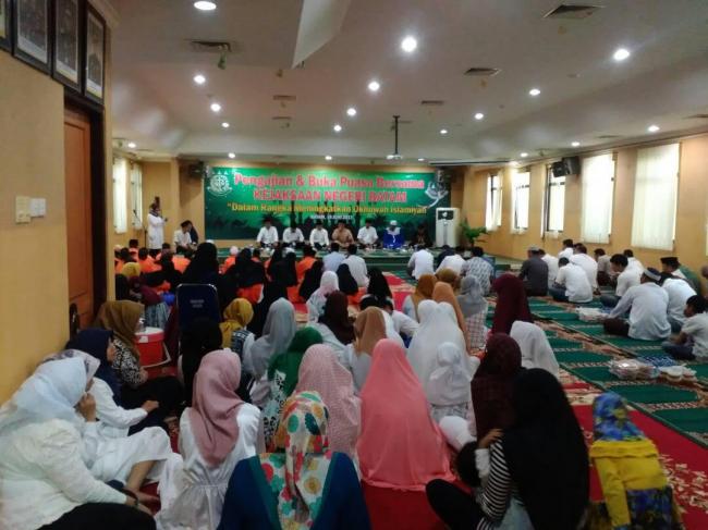 Kejari Batam dan Kapolres Barelang Buka Puasa Bersama Anak-anak Yatim