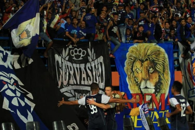  Butuh Waktu Hilangkan Nyanyian Rasis Aremania