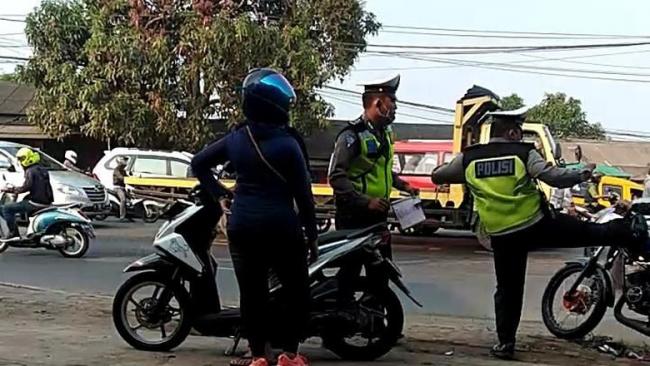 Polres Tangerang Periksa Dua Polisi yang Tendang Jatuh Pemotor 