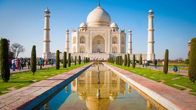 India Buka Kembali Situs Taj Mahal di Tengah Ledakan Corona