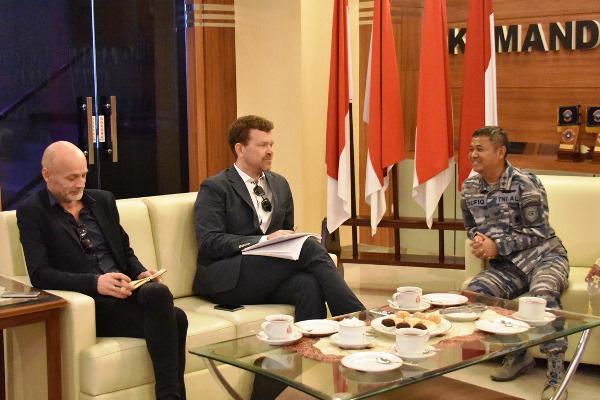 Usai Penangkapan Kapal FV Viking, Dua Wartawan Norwegia Kunjungi Mako Pangarmabar 