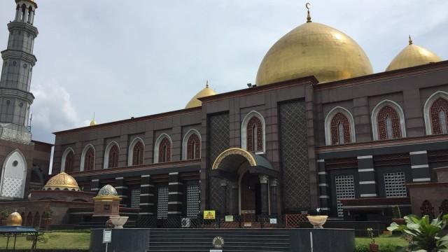 Pendiri Masjid Kubah Emas Depok, Dian Al-Mahri, Meninggal Dunia