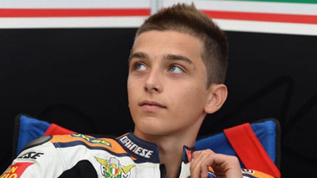 Wow, Selangkah Lagi Adik Valentino Rossi Bertarung di MotoGP  