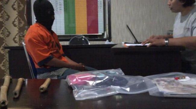 Duh, Bocah Perempuan Ini Tewas di Pelukan Ayah yang Memukulinya