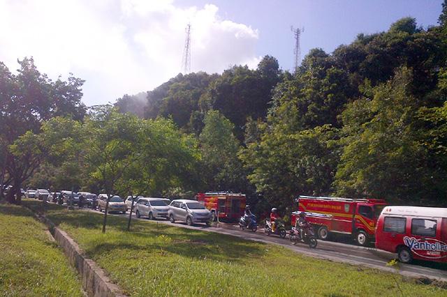 Hutan di Southlink Terbakar, Jalanan Sekupang Macet