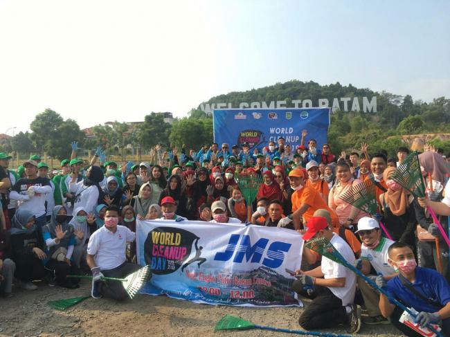 Ratusan Relawan Bersihkan Batam dari Sampah di World Clean Up Day