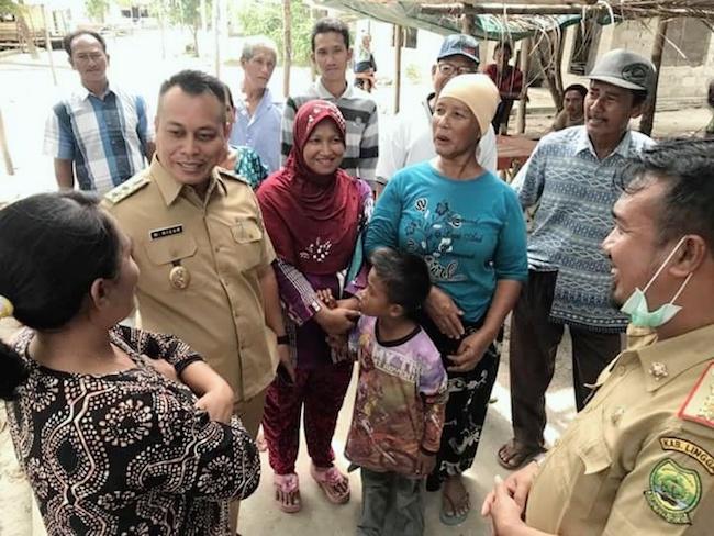 Wakil Bupati Kunjungi Korban Terjangan Gelombang
