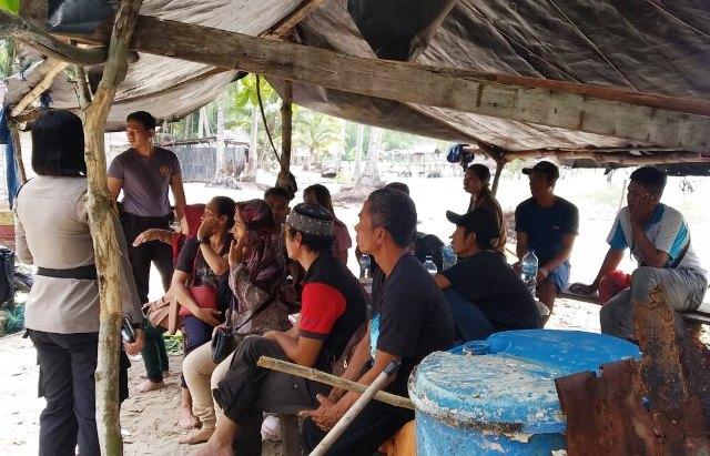 Lihat Ada Polisi, Tekong Tinggalkan Puluhan TKI Ilegal di Bakau Serip
