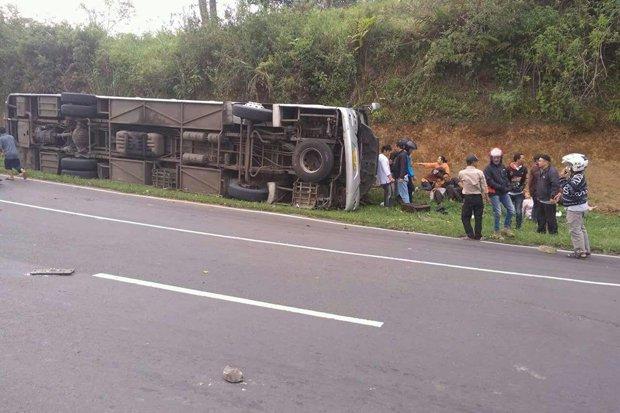 Cerita Mistis di Balik Kecelakaan Bus Maut di Tanjakan Emen