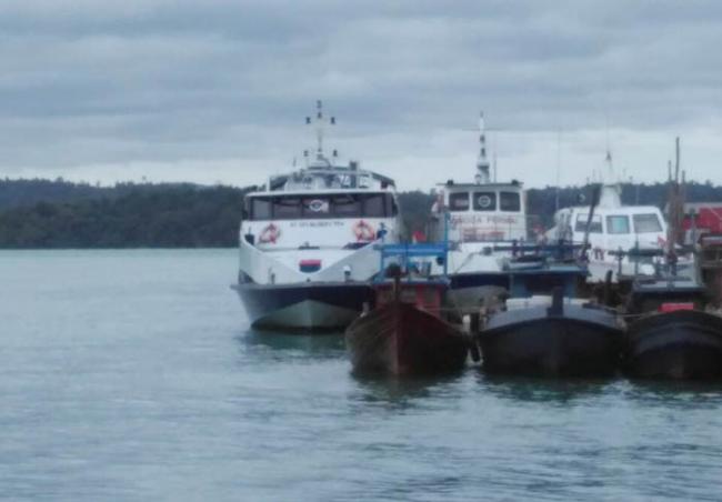 Cuaca Ekstrim, Fery Rute Lingga-Batam dan Lingga-Tanjungpinang Gagal Berangkat   