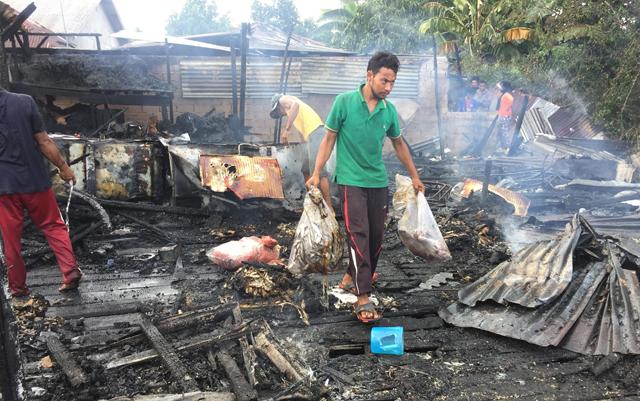 Tidak Sampai Satu Jam Kebakaran, Pemilik Gudang Ikan Rugi Rp 200 Juta