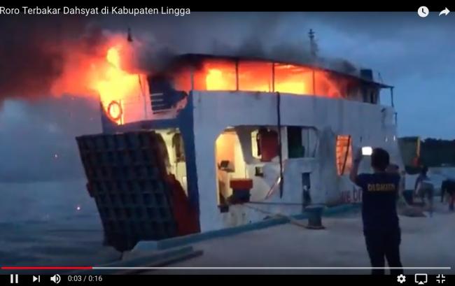 Video: Kebakaran Dahsyat Kapal Roro di Lingga