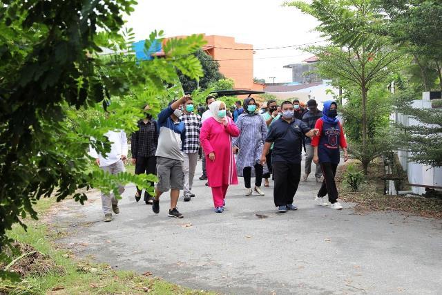 Marlin Gotong Royong Bersama Warga Perumahan Villa Sempurna Sekupang