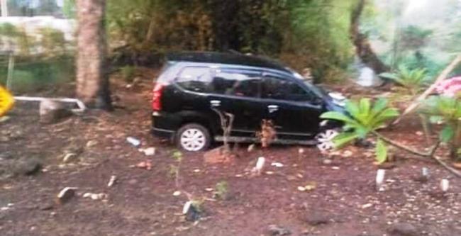 Viral, Mobil Masuk Kuburan karena Sopir Digoda Hantu?