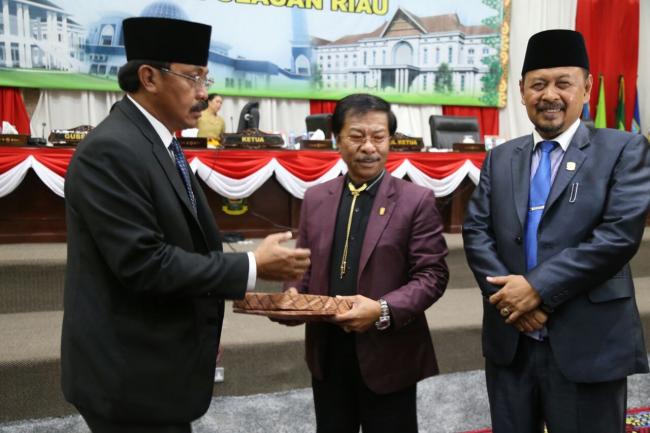 APBD-P Kepri Capai Rp 3,040 triliun, Nurdin Janji Bayar Utang