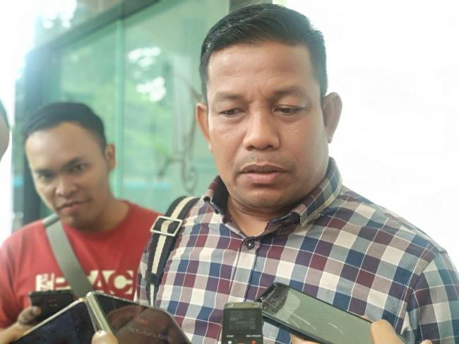 Seorang Pria Digiring ke Polres Tanjungpinang Gegara Status Sindir Wiranto di FB