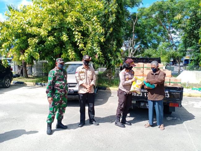 Paket Sembako Gratis Sudah Mulai Dibagikan ke Masyarakat 