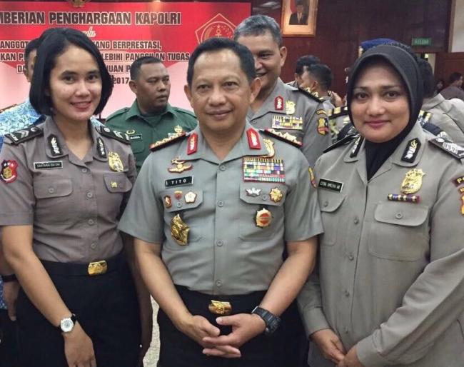 Dua Polwan Gagalkan Perampokan di Sop Ikan Yongki, Kapolri Beri Penghargaan