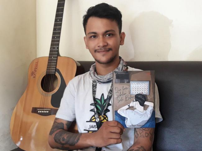 Sebuah Novel `Pilu Membiru` di Tangan Harry Sigit Pramana