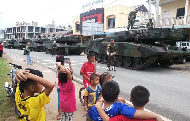 12 Tank Tempur Leopard Milik TNI Mendarat di Ranai Natuna
