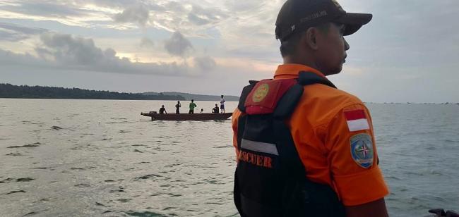 Sampan Tak Bertuan Terbalik di Laut, Tim SAR Sisir Perairan Bakong Lingga