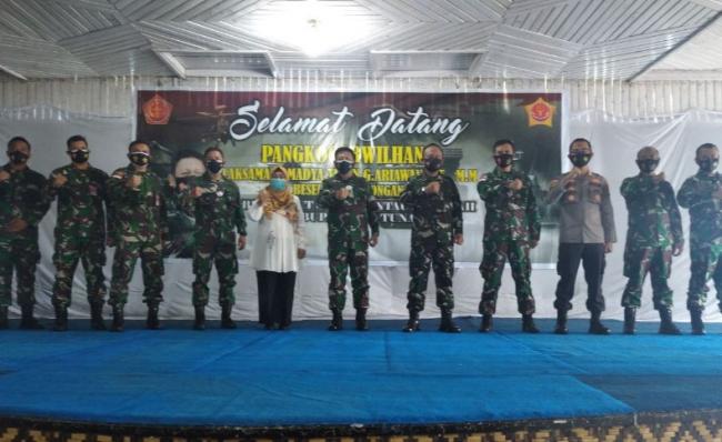 TNI Kerahkan Pesawat-Kapal Perang ke Natuna, Ada Apa?