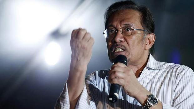 Video Pejuang Reformasi Malaysia Anwar Ibrahim Kembali Dijebloskan ke Penjara