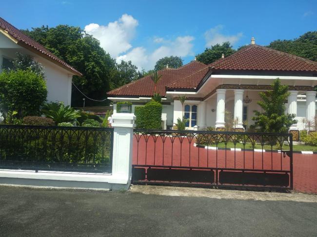 Keluarga Nurdin Basirun Kemasi Barang-barang dari Gedung Daerah