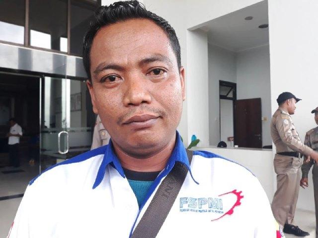 Buruh Batam Menginap di Tanjungpinang Hingga UMSK Disahkan