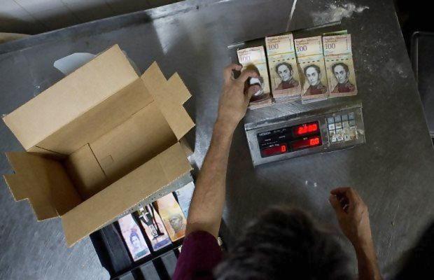  Ironi Negara Pemilik Cadangan Minyak Terbesar Dunia, Kini Uangnya Ditimbang 