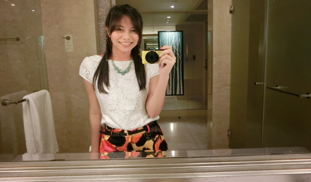 7 Alasan Kenapa Cewek Suka Selfie di Kamar Mandi