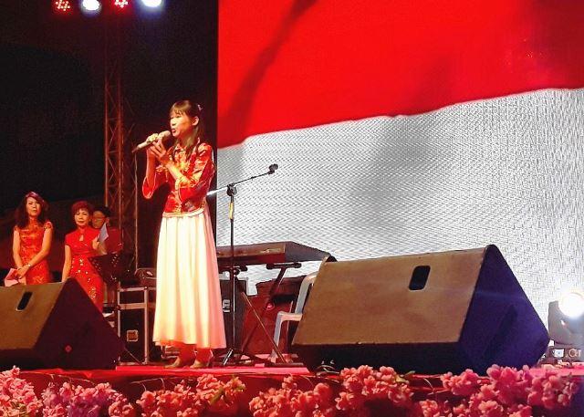 Danly Tan Pukau Penonton Panggung Imlek Tanjungpinang