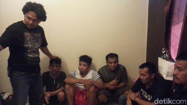 Komplotan Penipu SMS Berhadiah Ditangkap Saat Beroperasi