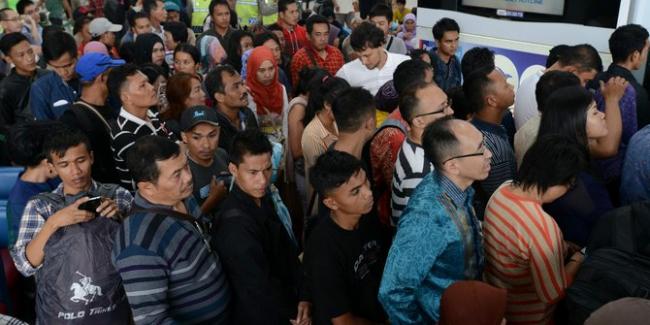 Bandara Juanda Surabaya dan Malang Ditutup, Ribuan Pemudik Batal Terbang