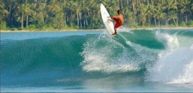 Wisata Bahari Surfing Targetkan 4 Juta Wisatawan