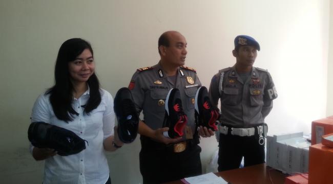 Jual Sepatu KW Merek Terkenal, Pedagang di Batam Untung Besar