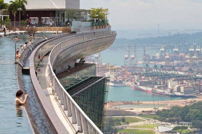 Cerita Warga Batam yang Selalu Digeledah Saat ke Singapura