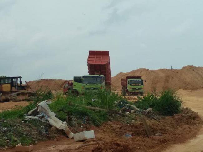 Proyek Pematangan Lahan Diduga Tanpa Izin PL di Samping Pasar Jodoh